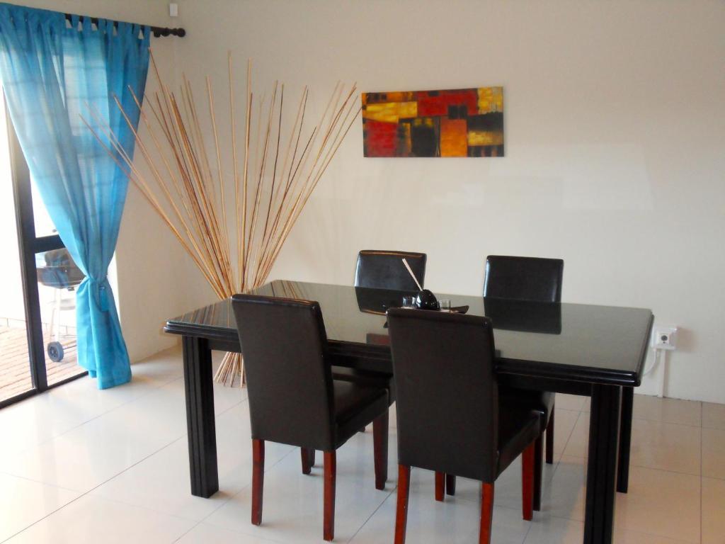 Haus Holzapfel Otel Beaufort West Oda fotoğraf