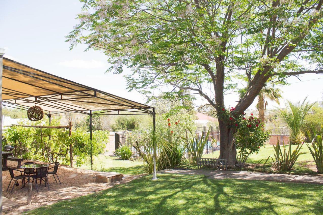 Haus Holzapfel Otel Beaufort West Dış mekan fotoğraf