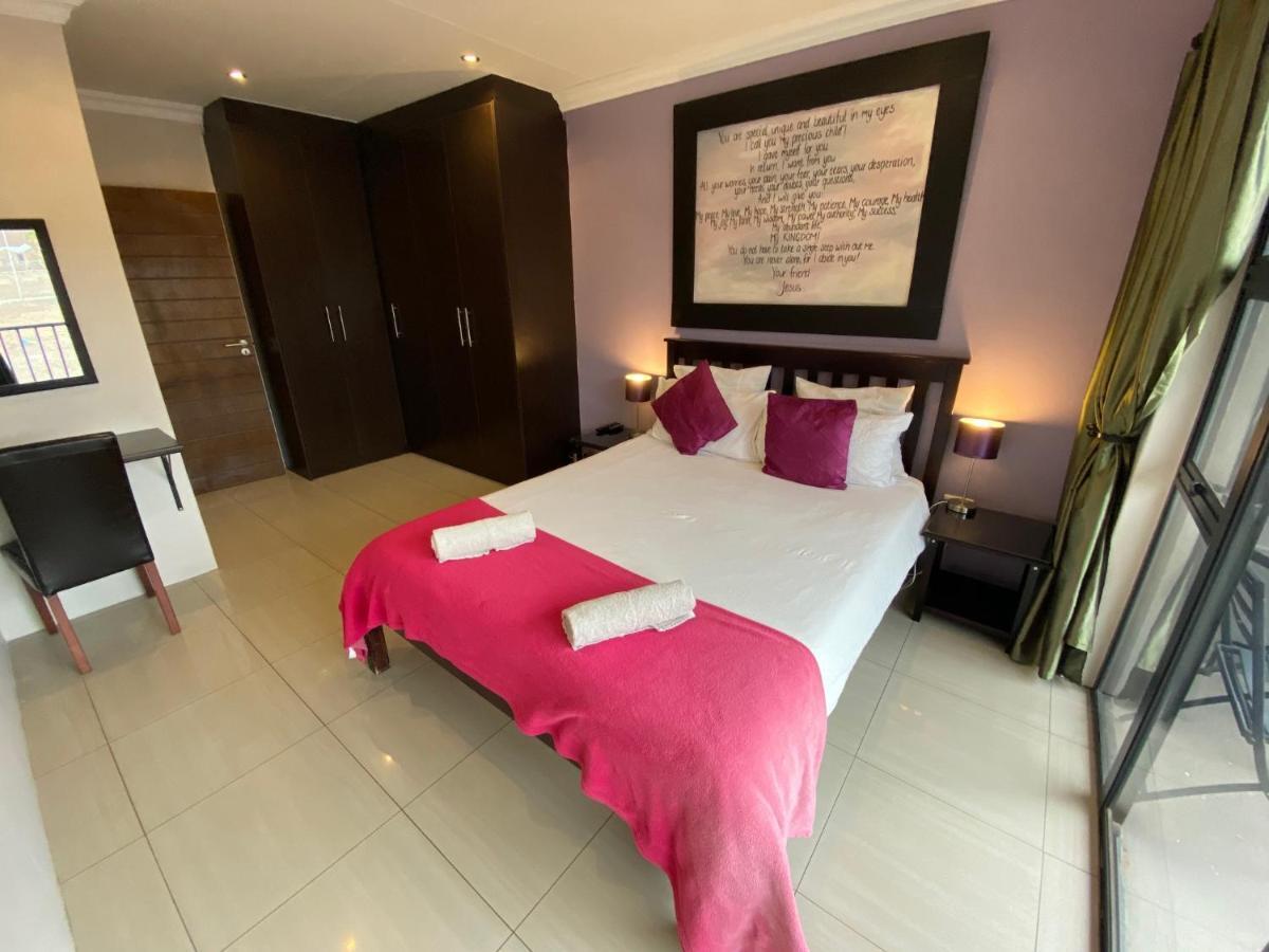 Haus Holzapfel Otel Beaufort West Dış mekan fotoğraf