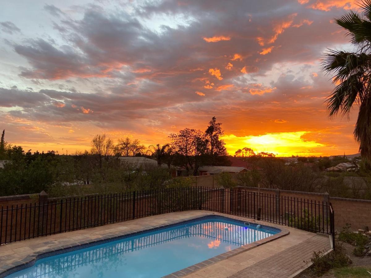 Haus Holzapfel Otel Beaufort West Dış mekan fotoğraf